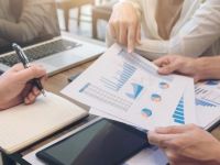 2025期货业盘点｜首创期货孙伏鲲：把握宏观逻辑、洞察产业矛盾、警惕突发冲击是交易的关键